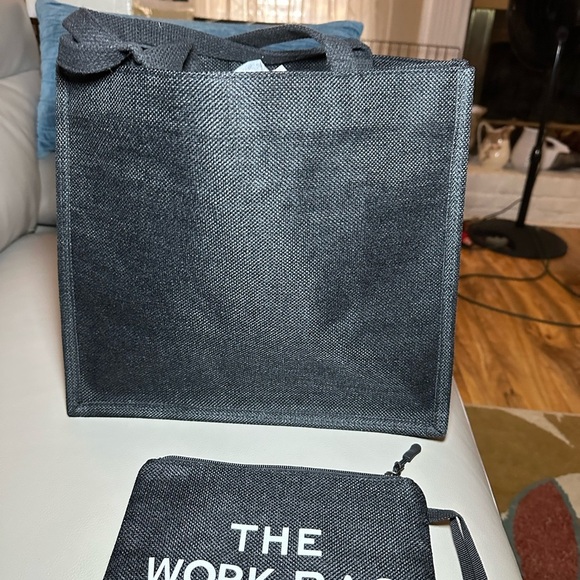 Brand New Lightweight Tote Bag for Work Papers, Lunch Etc. w/matching Makeup Bag - Picture 2 of 7